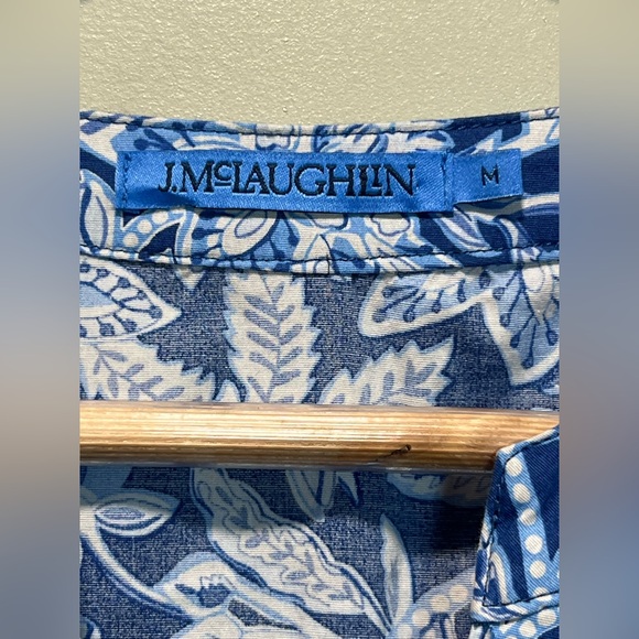 J. McLaughlin Mei Floral Blue Maxi Dress
Size Medium - Picture 6 of 7